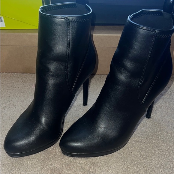 Nine West Black Leather Ankle Boots - Picture 1 of 7